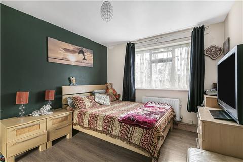 2 bedroom maisonette for sale, Sutton Avenue, Woking, Surrey, GU21