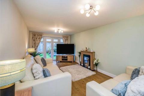 3 bedroom retirement property for sale, Rugby Aveue, Greenford