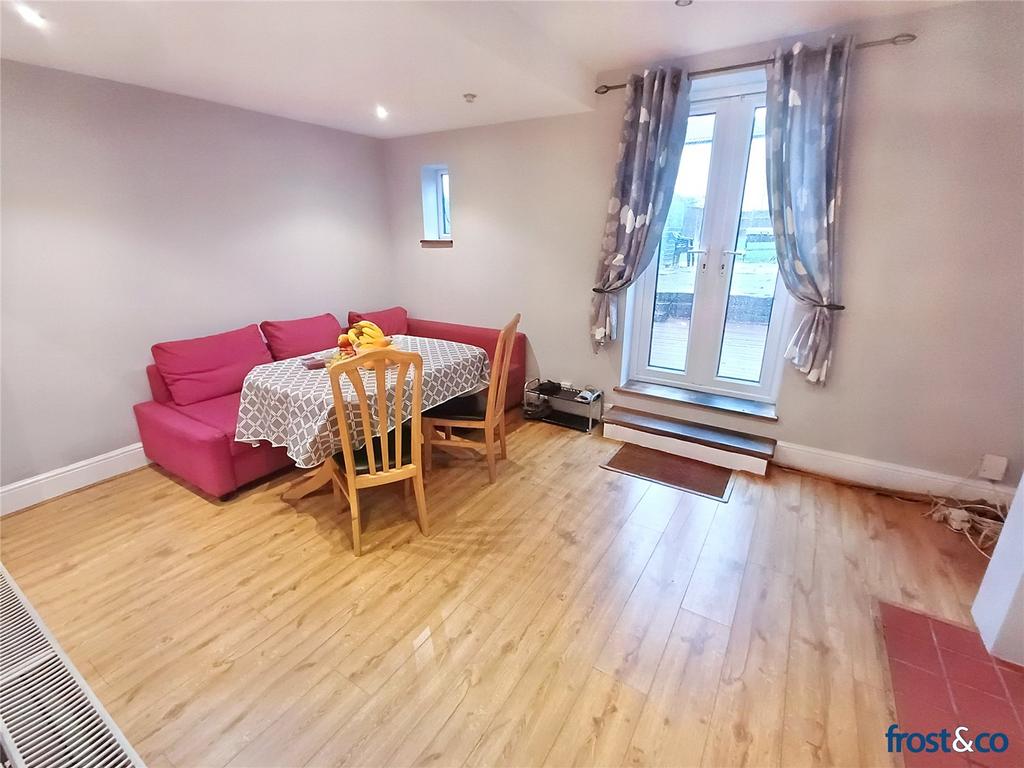 Albert Road, Parkstone, Poole, Dorset, BH12 3 bed detached house for