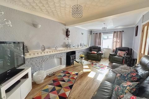 3 bedroom end of terrace house for sale, Regent Street West, Neath, Neath Port Talbot. SA11 2RF