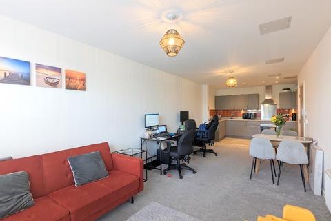 1 bedroom ground floor flat for sale, Southville Road, Feltham, TW14