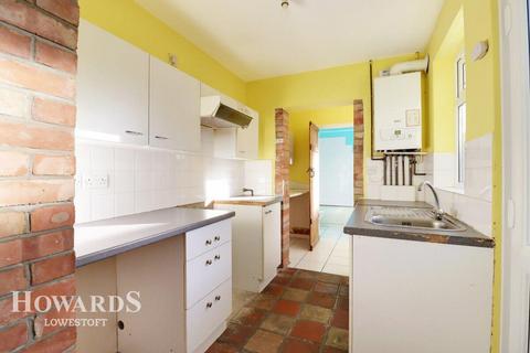 25 Blackheath Road, Lowestoft, NR33 7JE