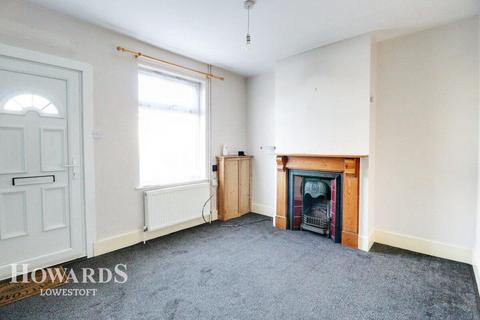 25 Blackheath Road, Lowestoft, NR33 7JE