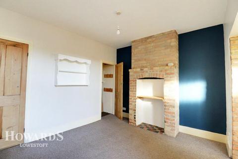 25 Blackheath Road, Lowestoft, NR33 7JE