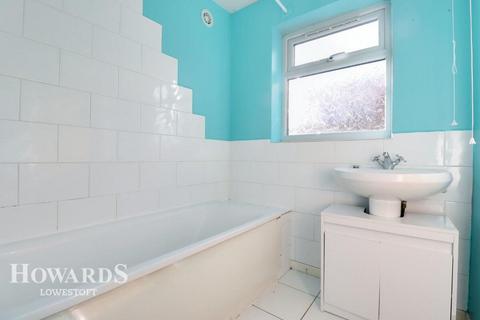 25 Blackheath Road, Lowestoft, NR33 7JE