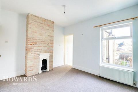 25 Blackheath Road, Lowestoft, NR33 7JE