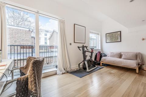 5 Francis Bentley Mews, London, SW4 0EG