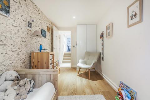 5 Francis Bentley Mews, London, SW4 0EG