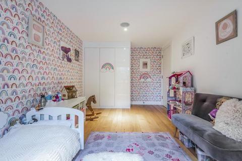 5 Francis Bentley Mews, London, SW4 0EG