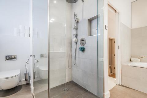 5 Francis Bentley Mews, London, SW4 0EG