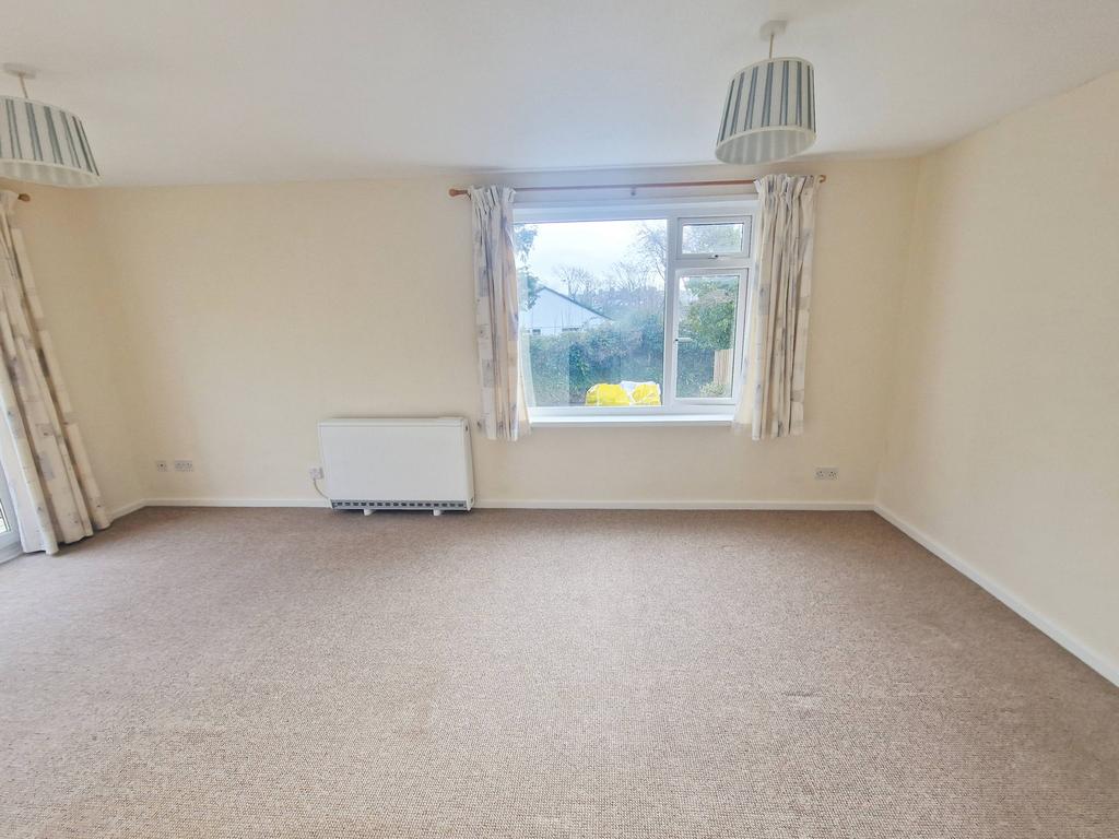 Seawell Road, Bude EX23 2 bed detached bungalow to rent £1,000 pcm (£