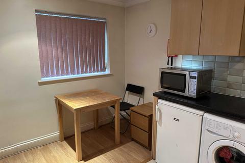 Studio to rent, Garthland Drive, Barnet