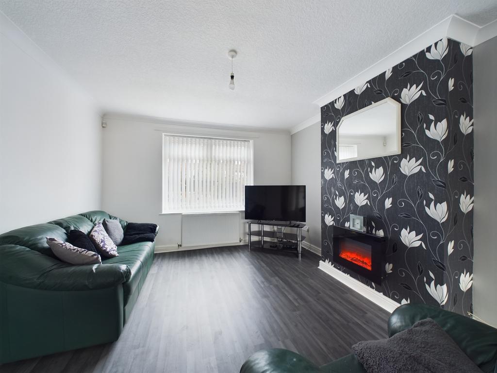 Windle Hall Drive, Windlehurst, St Helens, WA10 3 bed terraced house