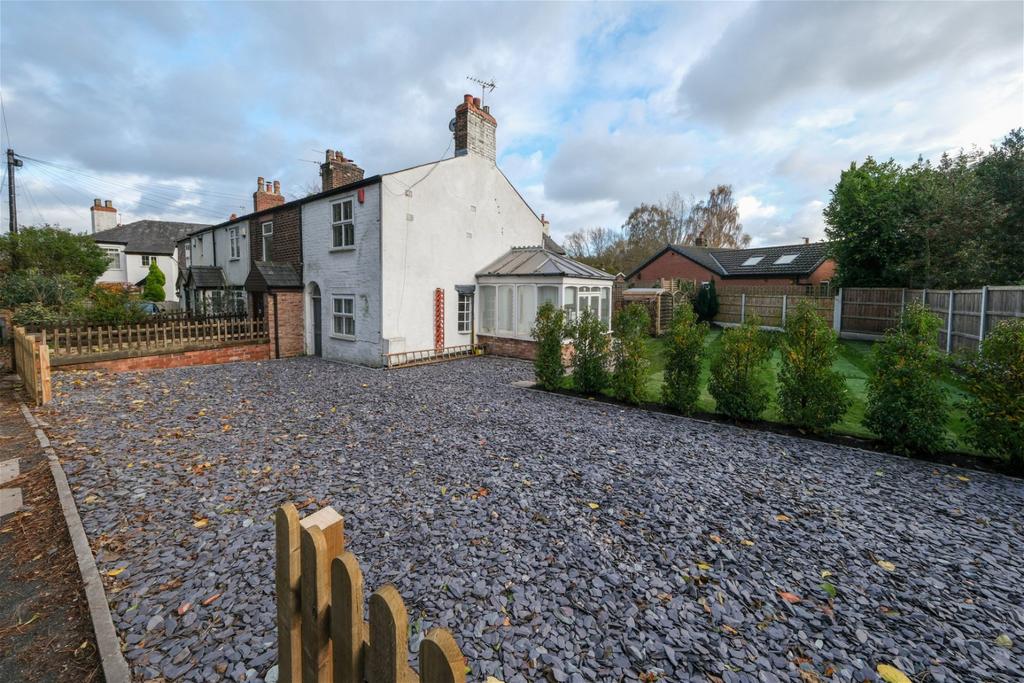 Rush Green Road, Lymm WA13 2 bed cottage for sale £335,000