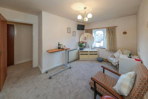 2 bedroom flat for sale, Cyril Bell Close, Lymm WA13