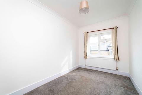 47 Burrow Road, Folkestone, CT19 6DH