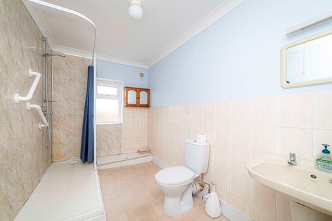 47 Burrow Road, Folkestone, CT19 6DH
