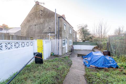 47 Burrow Road, Folkestone, CT19 6DH