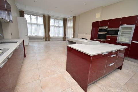 3 bedroom flat to rent, J F K House, Royal Connaught Drive, Bushey, Hertfordshire, WD23