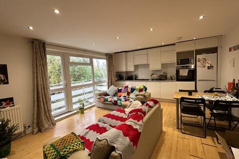 4 bedroom apartment to rent, Willow Bank, Manchester M14