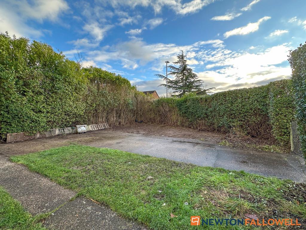 Lansbury Road, Balderton NG24 3 bed end of terrace house for sale £