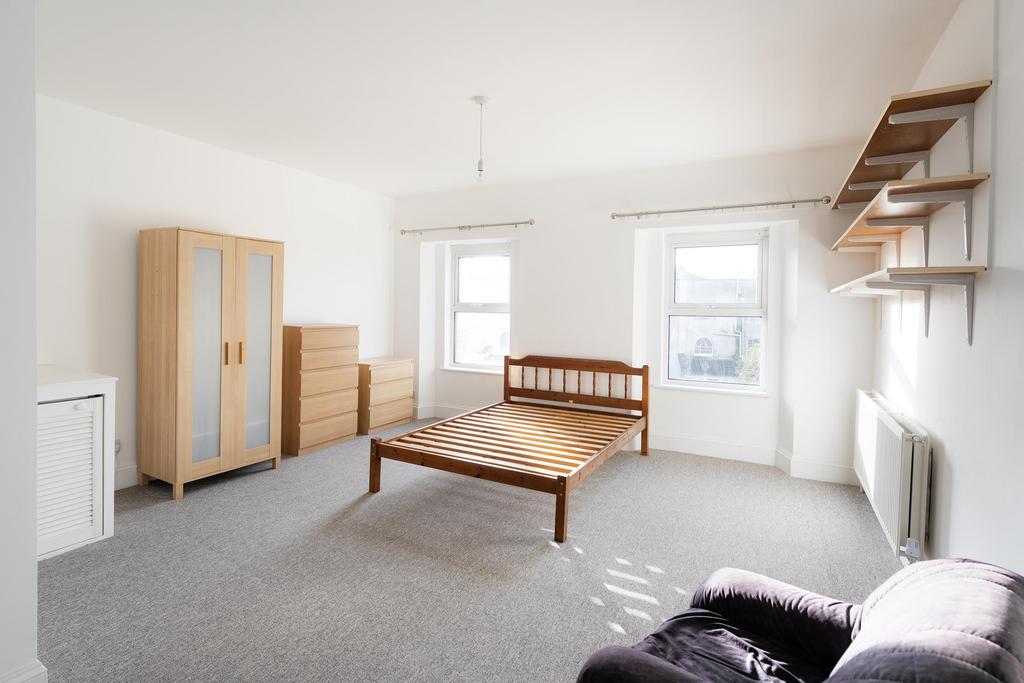 Apartment in Bristol, Clifton Village, Hotwells - View 3