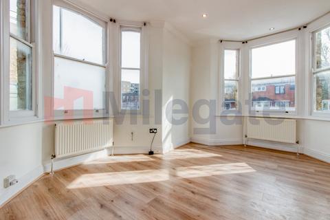 2 bedroom flat to rent, Pickets Street, London SW12