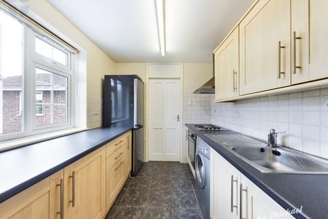 1 bedroom flat to rent, 23 Station Road, Aylesbury