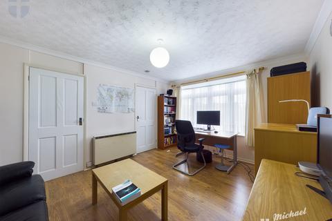 1 bedroom flat to rent, 23 Station Road, Aylesbury