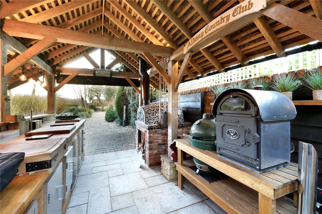 Outdoor Kitchen