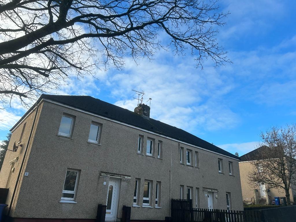 Calderpark Street, Lochwinnoch, Renfrewshire, PA12 2 bed flat £795