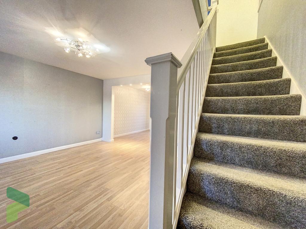 Lounge to Stairs