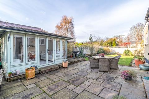 3 bedroom detached house for sale, Towpath, Shepperton