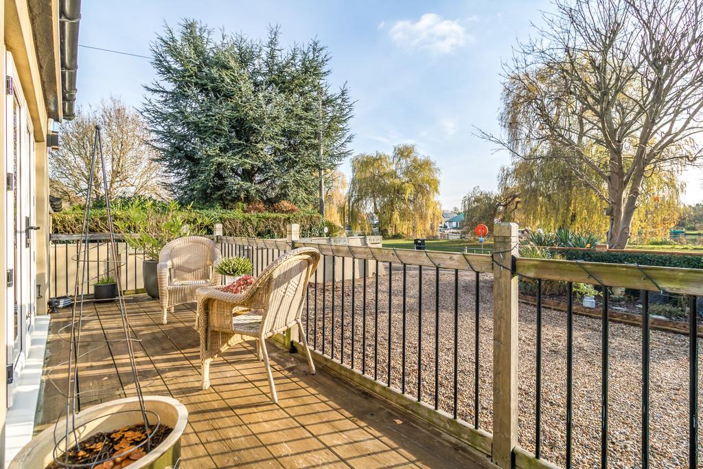 Towpath, Shepperton 3 bed detached house for sale £1,250,000