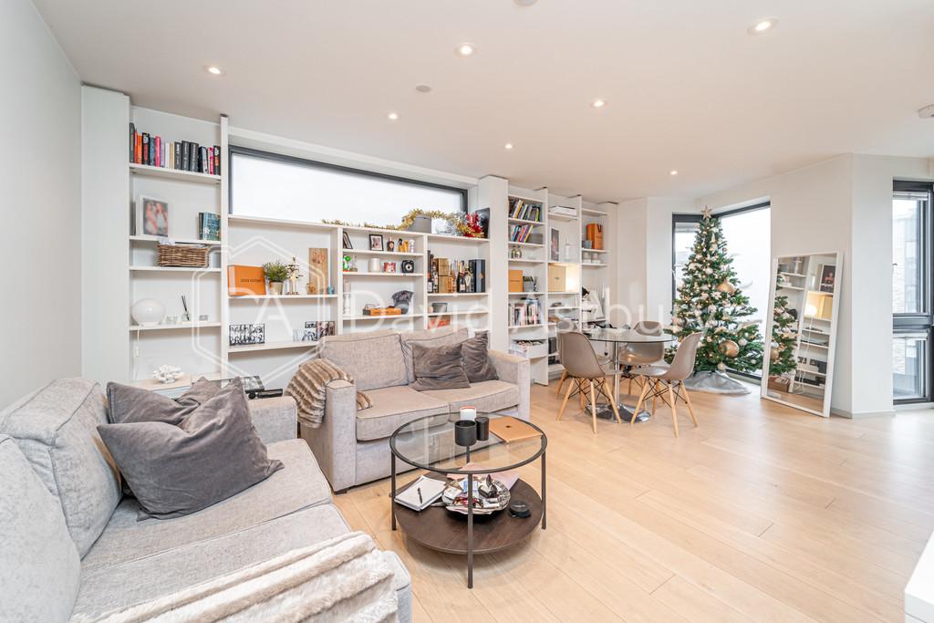 Seven Sisters Road, Islington, London, N7 2 bed apartment for sale £