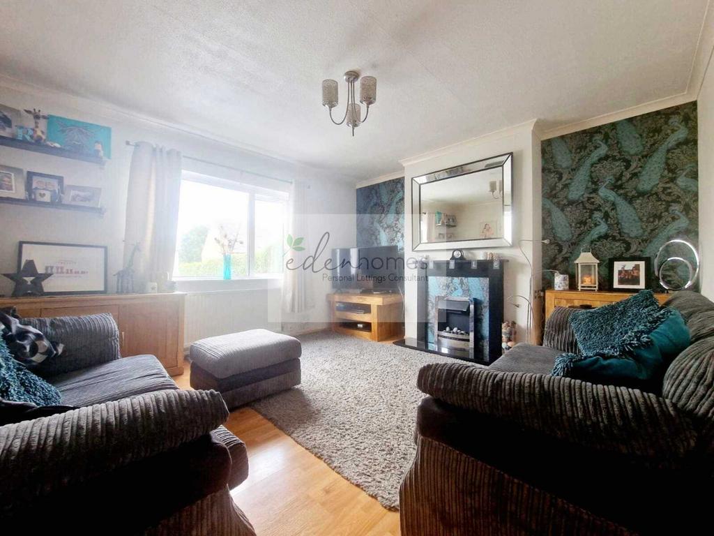 Devereaux Road, Ebley, Stroud, Gloucestershire 3 bed semidetached