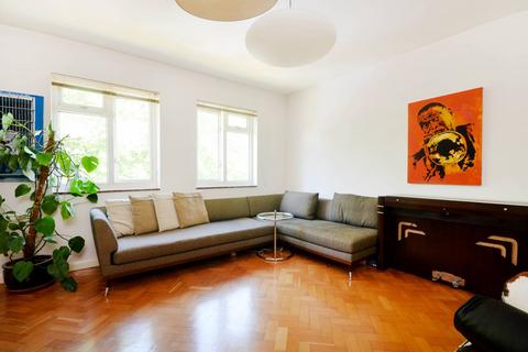 108 Alexandra Gardens, Chiswick, London, W4 2RZ