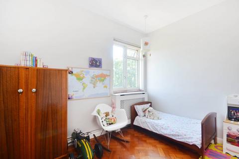 108 Alexandra Gardens, Chiswick, London, W4 2RZ