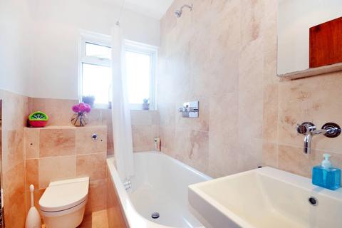108 Alexandra Gardens, Chiswick, London, W4 2RZ