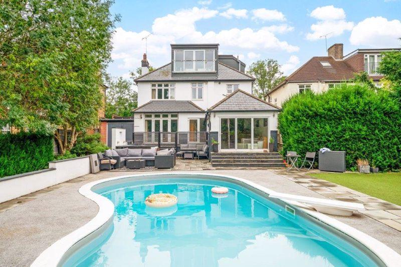North Cray Road, Bexley 5 bed detached house for sale £1,400,000