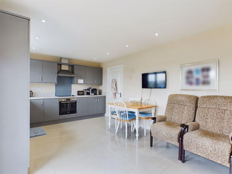 Dining kitchen