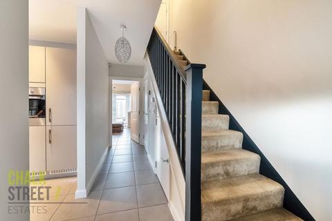 34 Egbert Close, Hornchurch, RM12 5DE