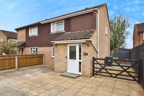 2 bedroom semi-detached house for sale, Capulet Road, Salisbury                                                                             *VIDEO TOUR*