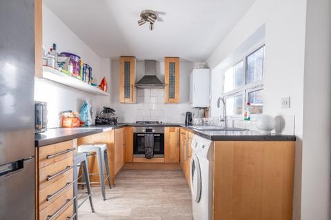 4 bedroom terraced house to rent, Clayton Park Square, Newcastle Upon Tyne NE2