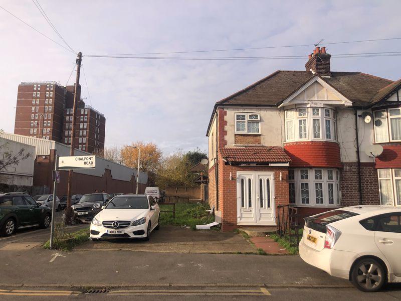 Chalfont Road, Hayes 3 bed semidetached house for sale £525,000