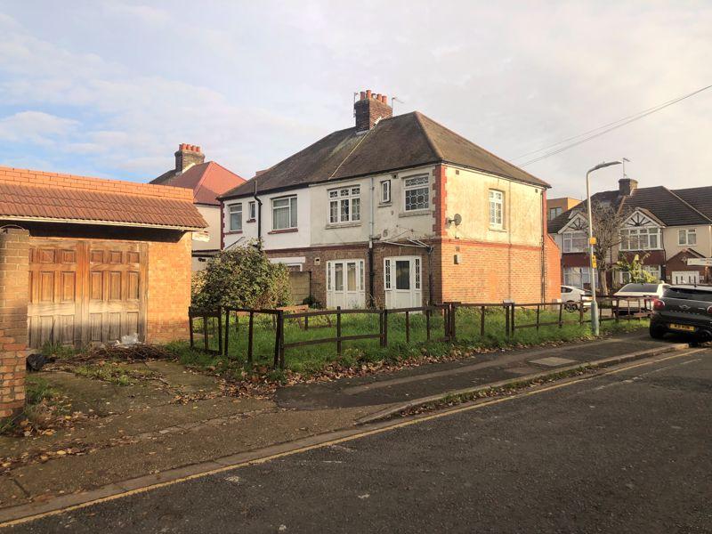 Chalfont Road, Hayes 3 bed semidetached house £525,000