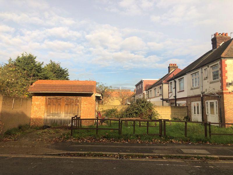 Chalfont Road, Hayes 3 bed semidetached house £525,000