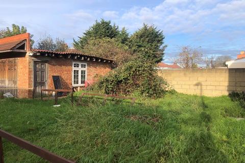 2 Chalfont Road, Hayes, UB3 3BU