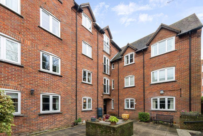 Ryan Court, Blandford Forum, DT11 2 bed flat for sale £115,000