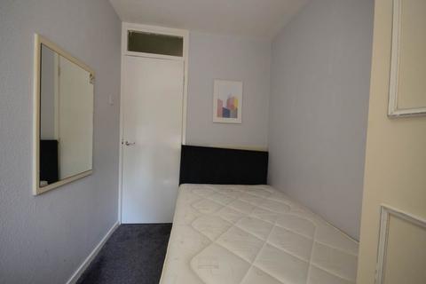 2 bedroom house share to rent - Minster Court, City Centre, Liverpool